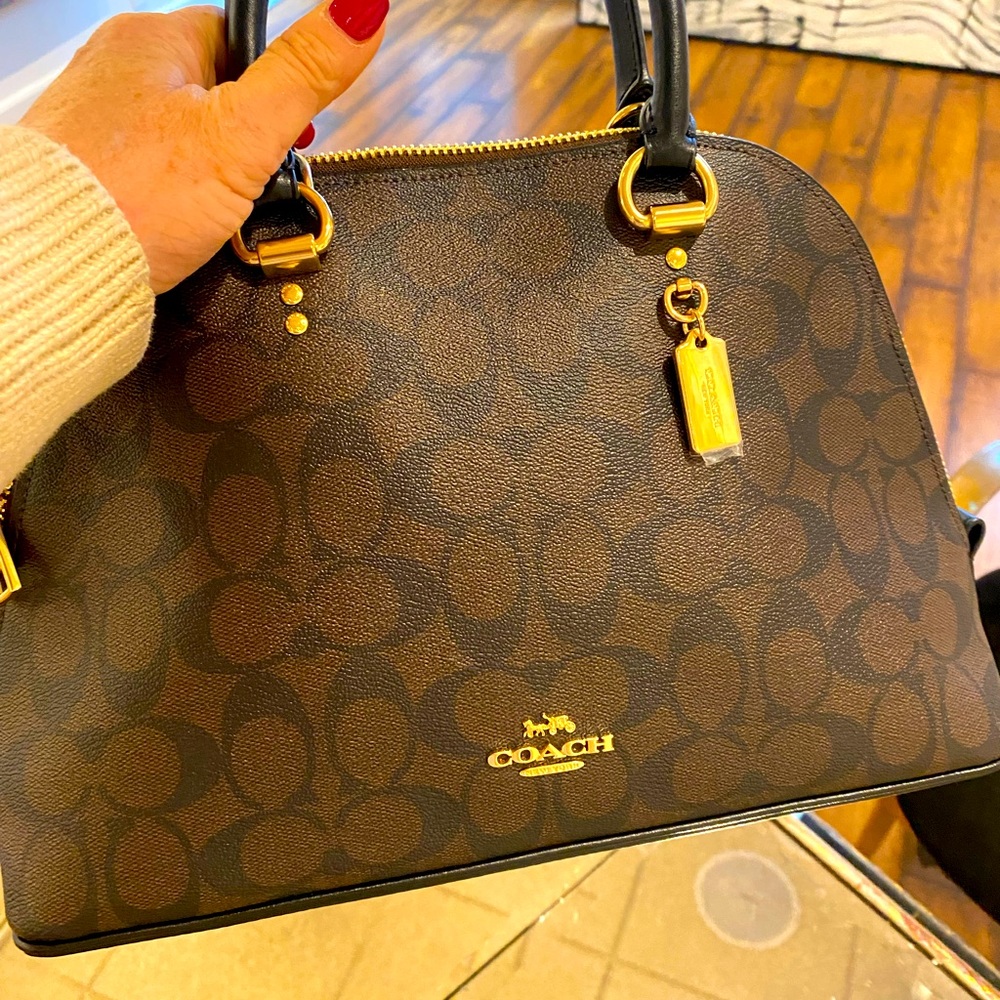 Coach bag w long strap in bag never used
